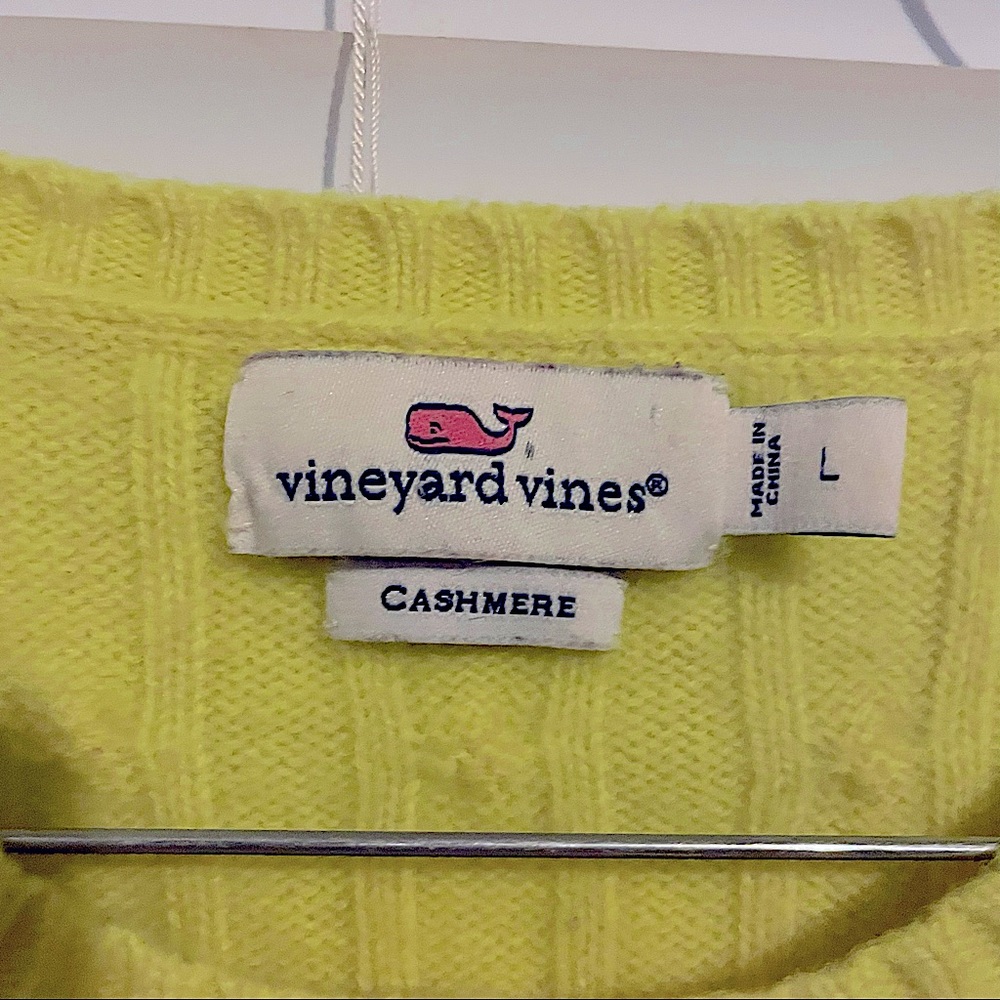 Vineyard Vines 100% Cashmere Womens sweater size large! GORGEOUS color.
